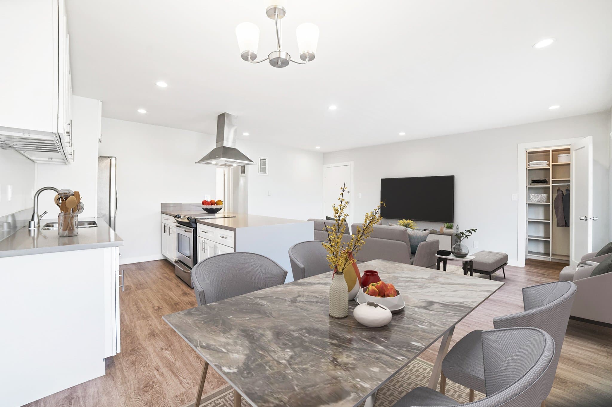 Los Angeles Apartment: 10203 Tabor St. Los Angeles, CA 90034