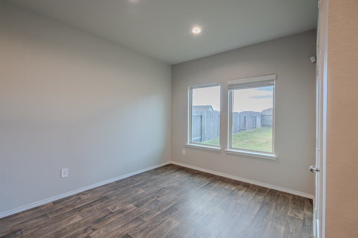 New Caney House: 18518 England Mill Dr