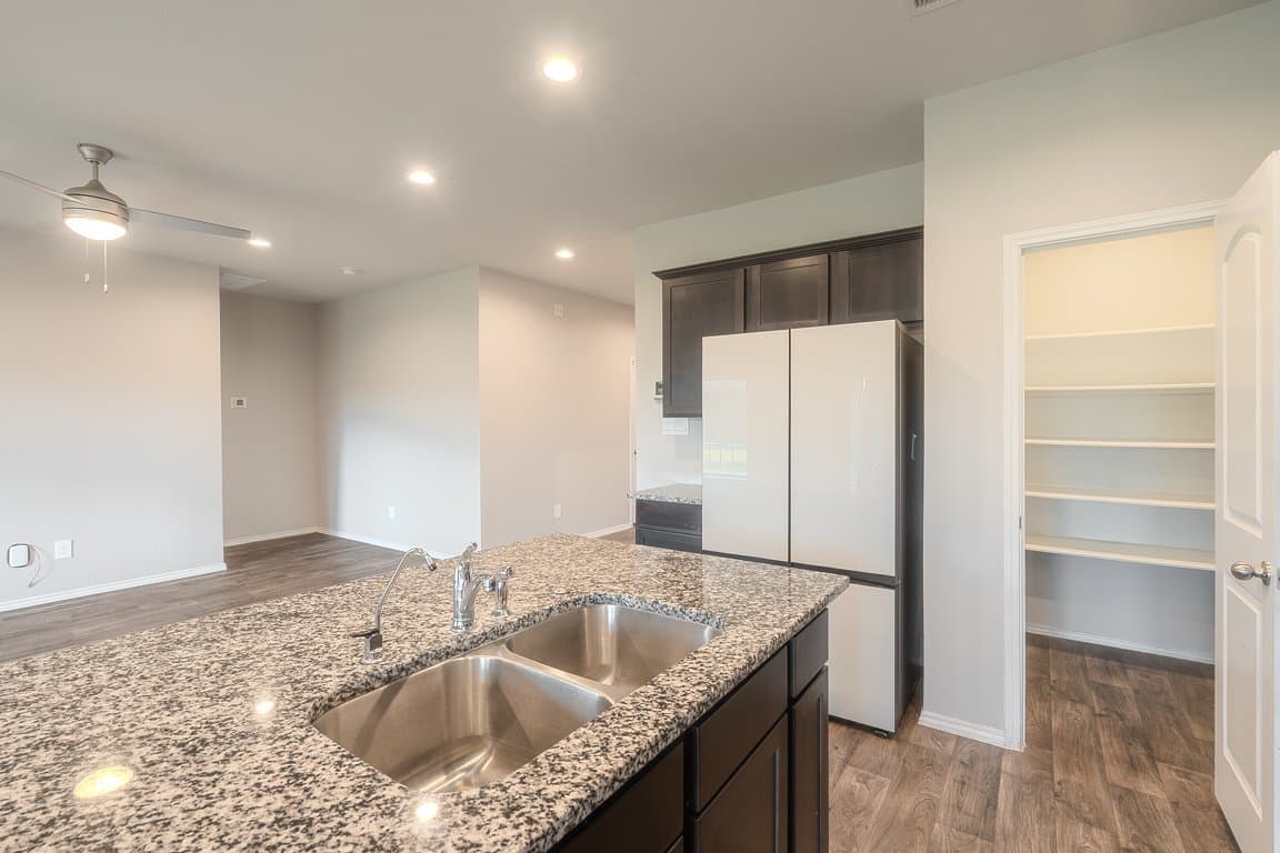 New Caney House: 18518 England Mill Dr