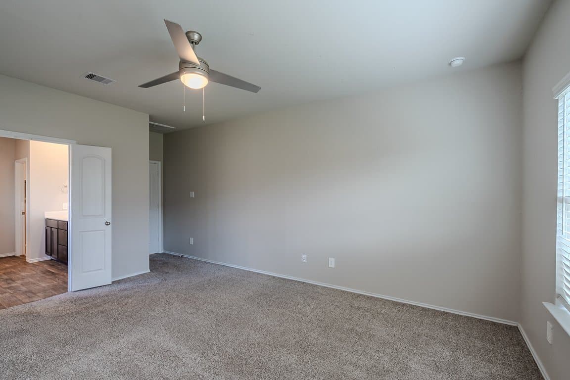New Caney House: 18518 England Mill Dr