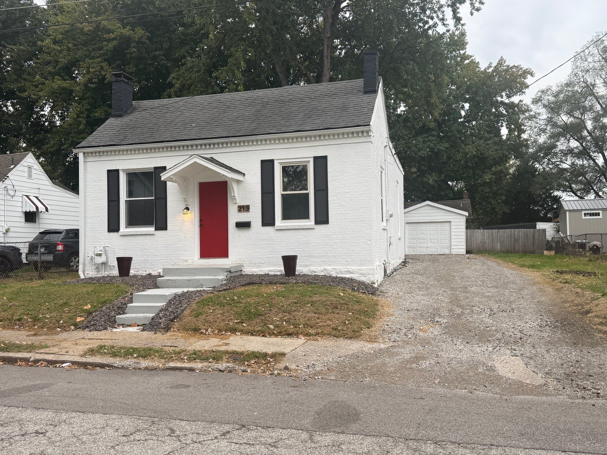 Belleville House: 213 N 13th st