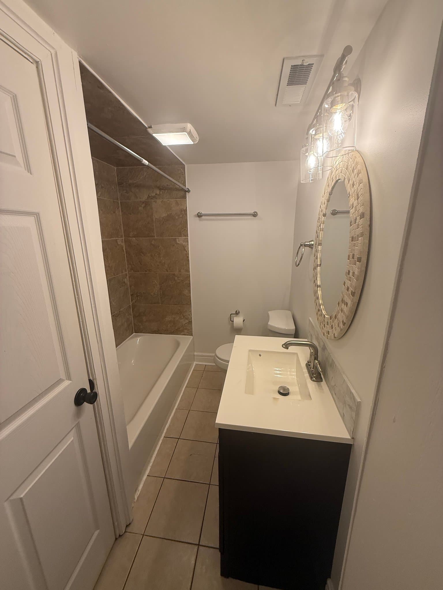 Belleville House: 213 N 13th st