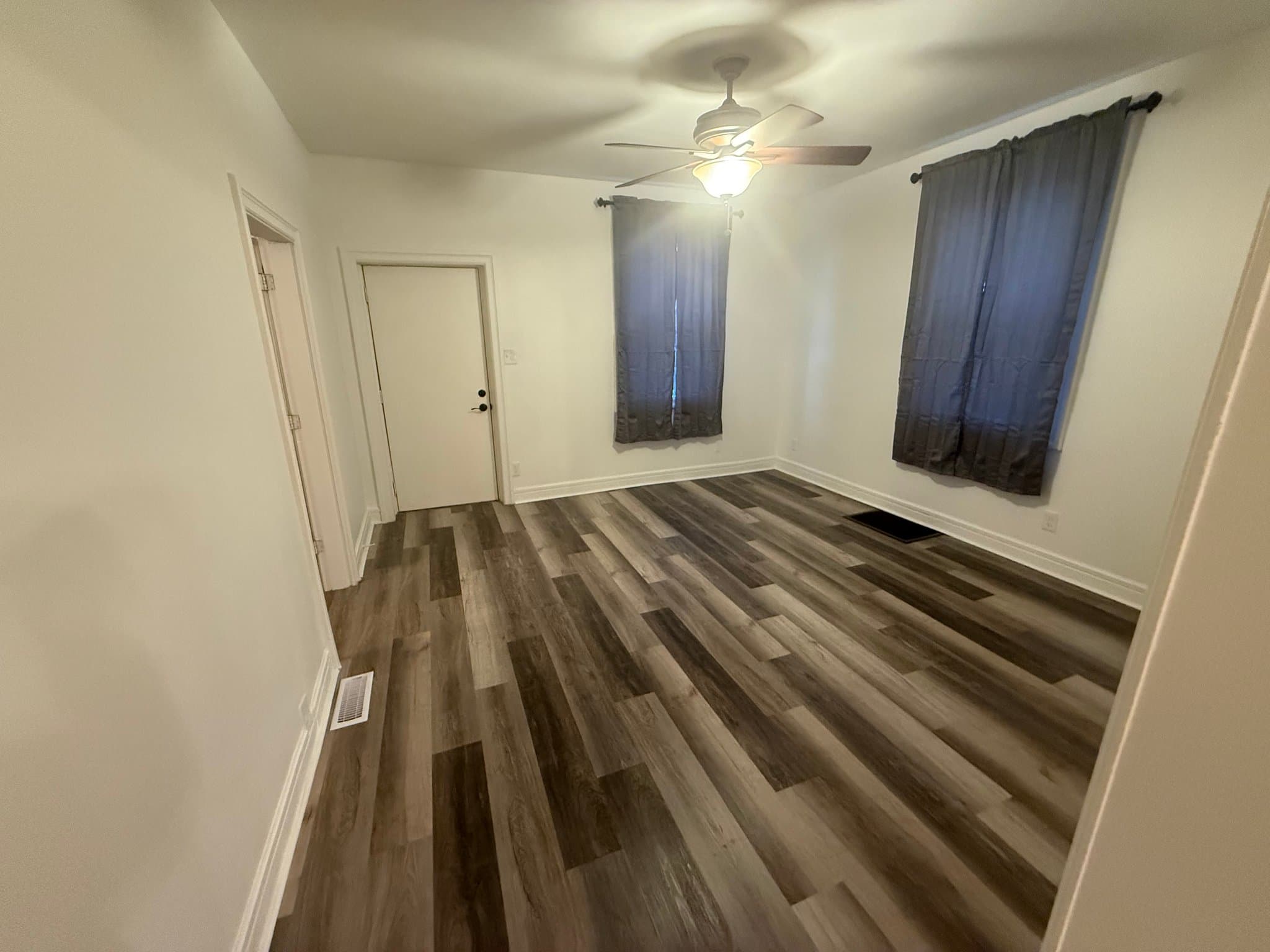 Belleville House: 213 N 13th st