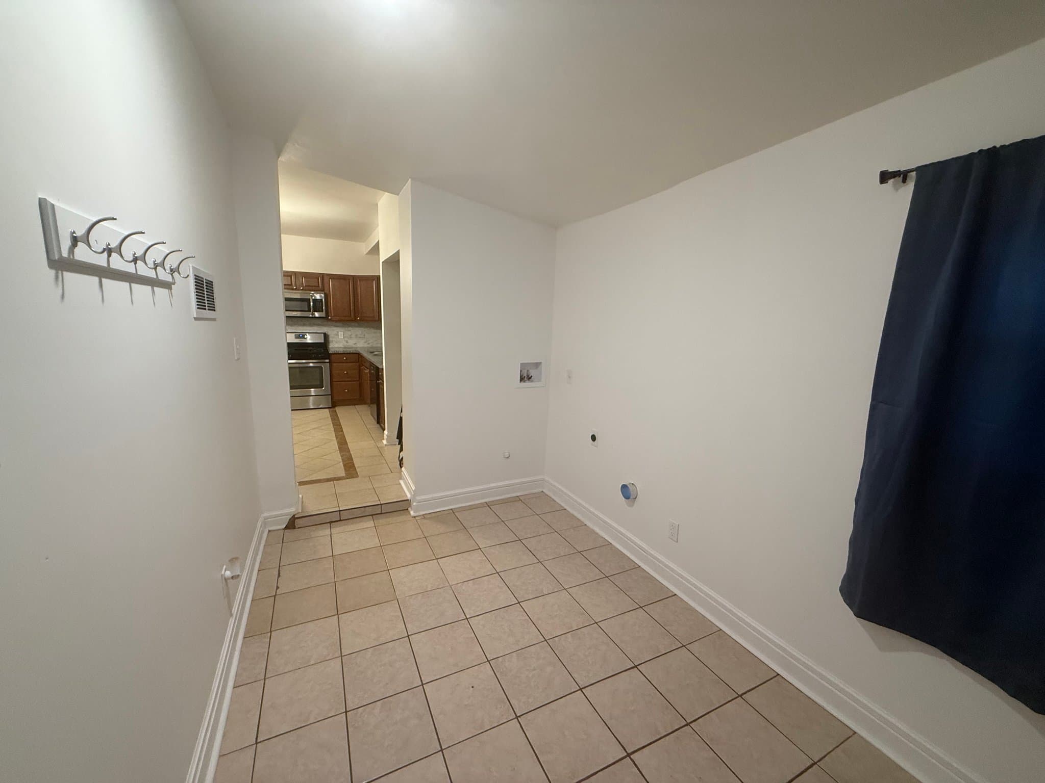 Belleville House: 213 N 13th st