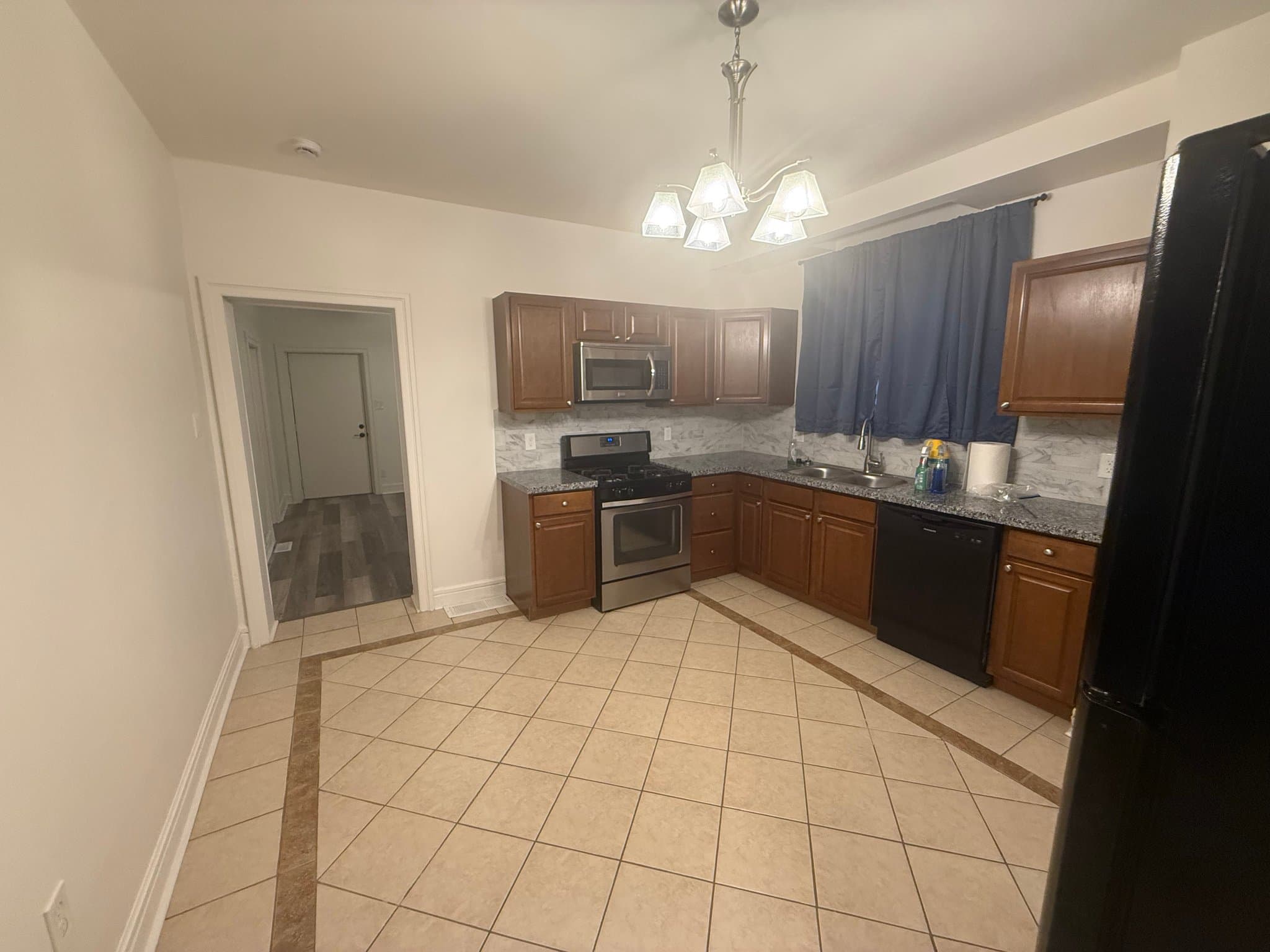 Belleville House: 213 N 13th st