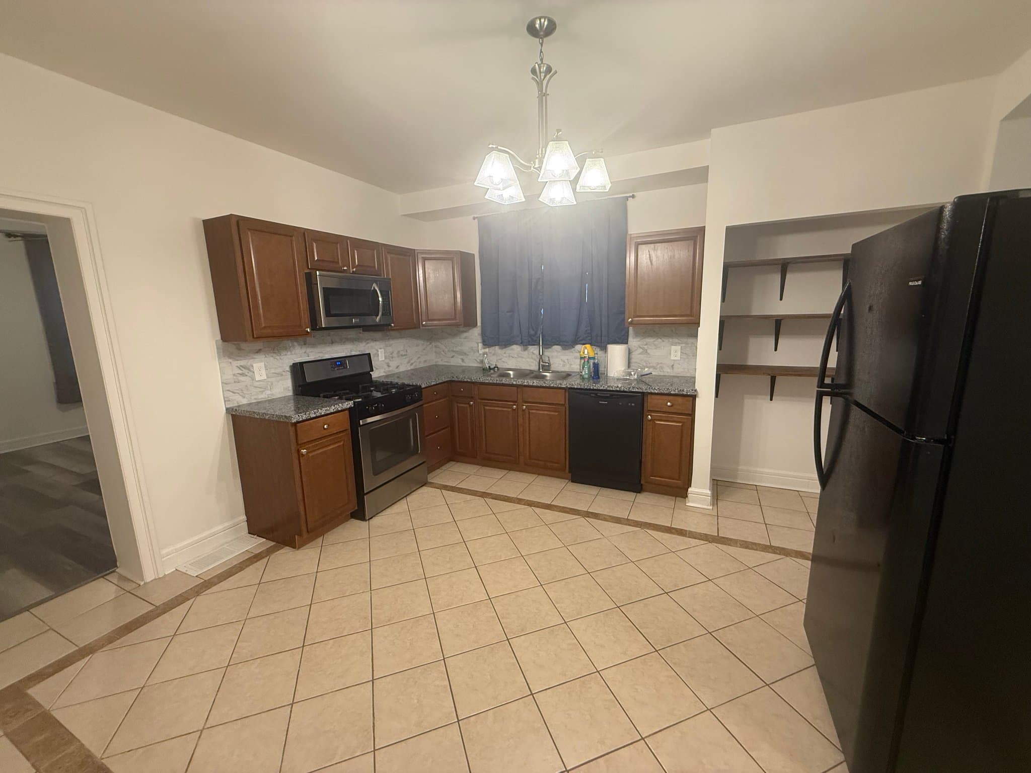 Belleville House: 213 N 13th st