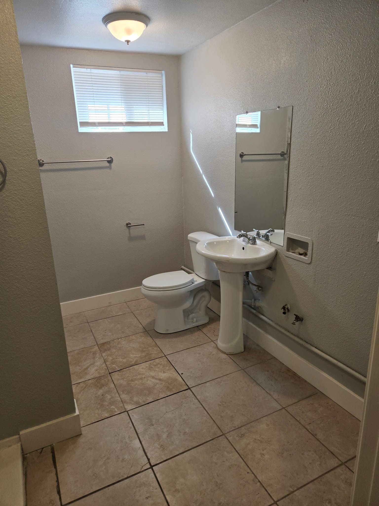 Stockton House: 639 S Hinkley Ave