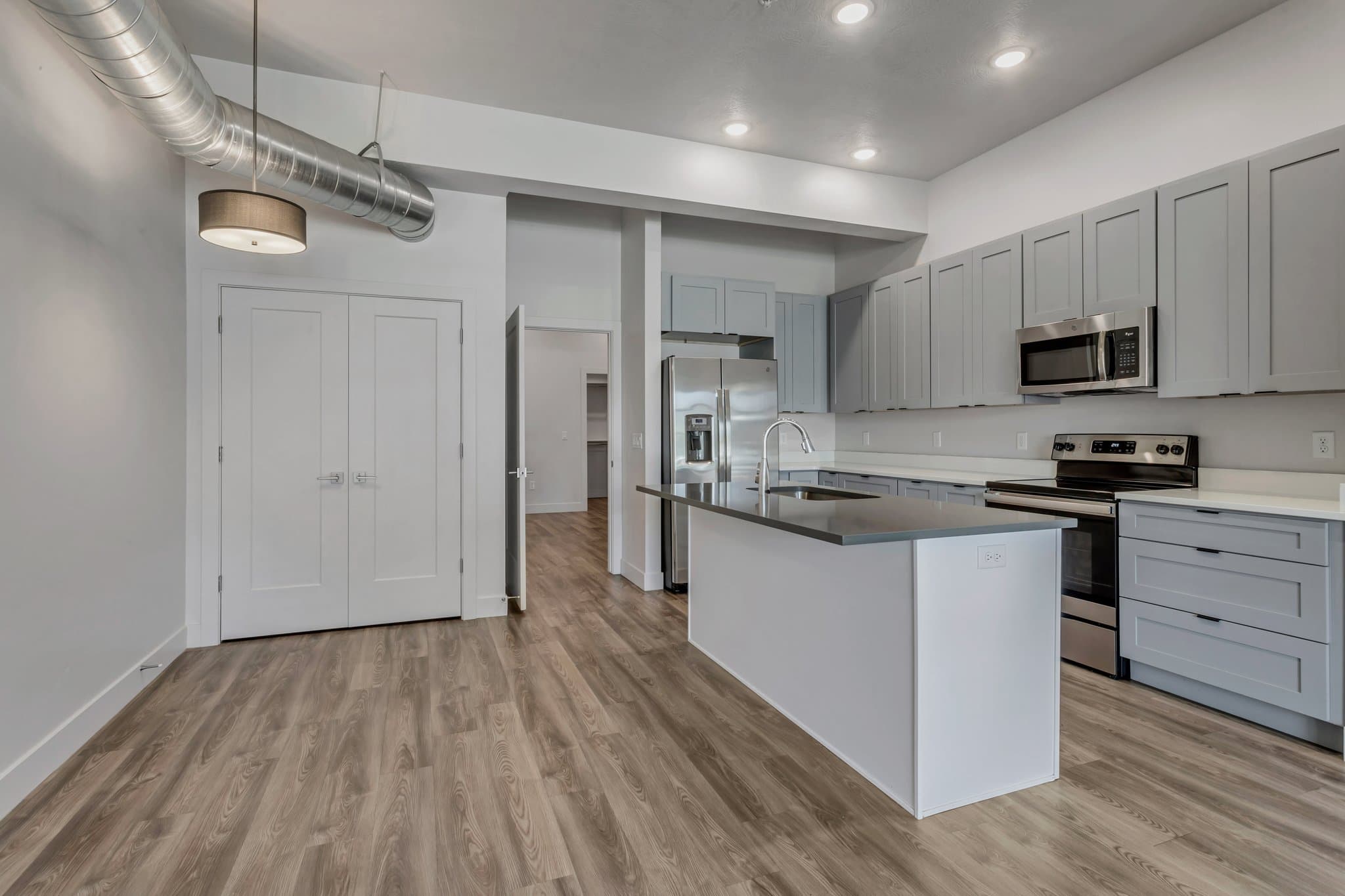 Salt lake city Apartment: 606 W north temple
