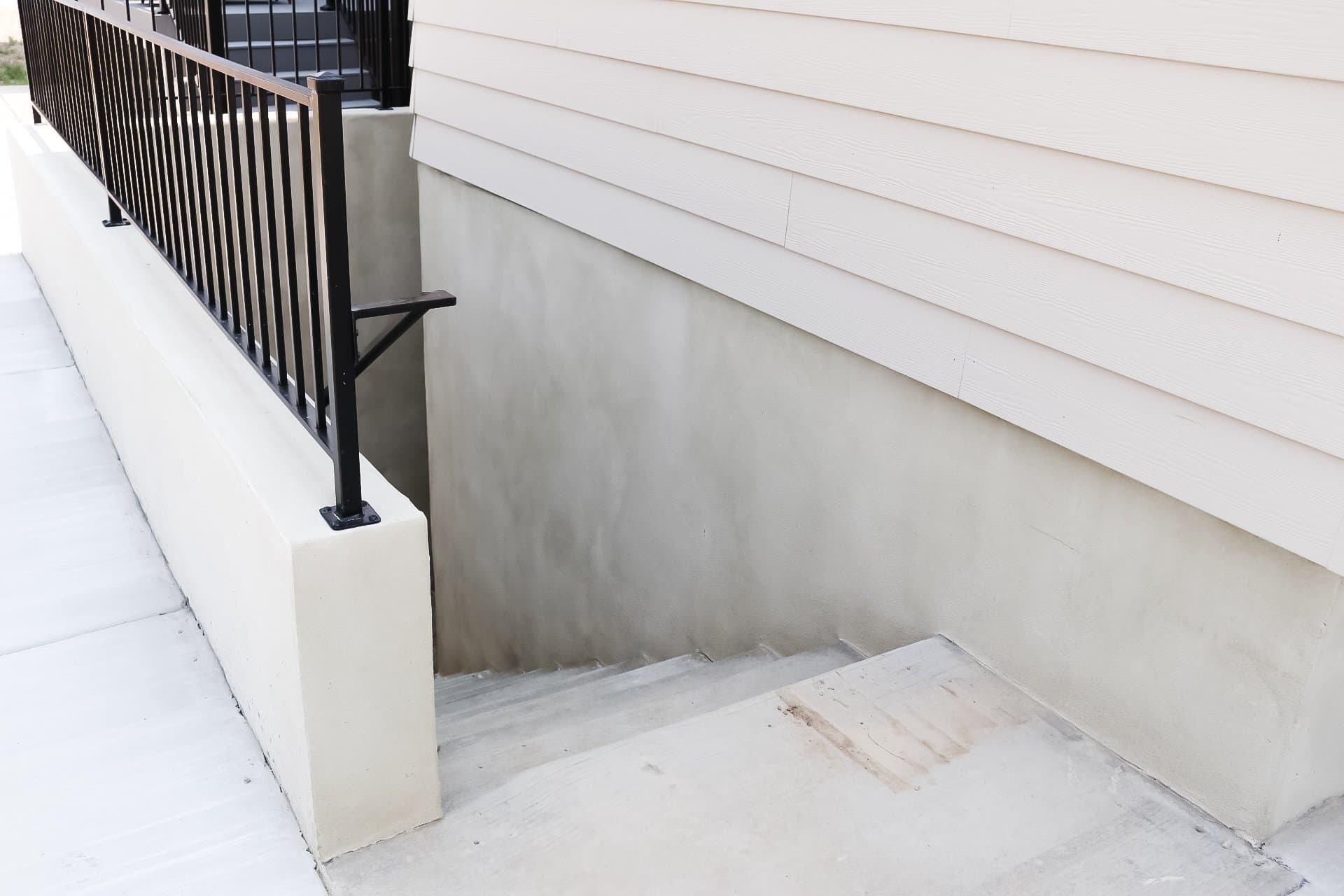 Alpine Apartment: 252 W Conrad Ct