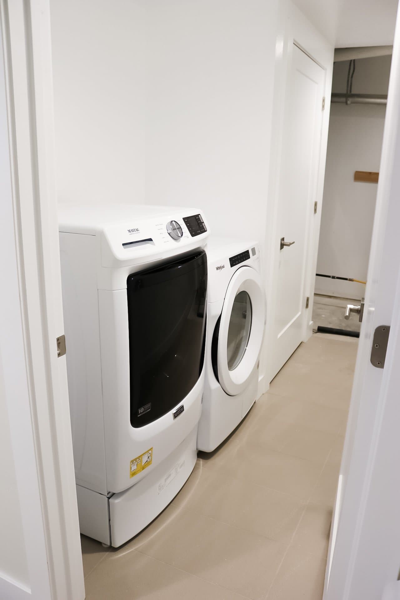 Alpine Apartment: 252 W Conrad Ct