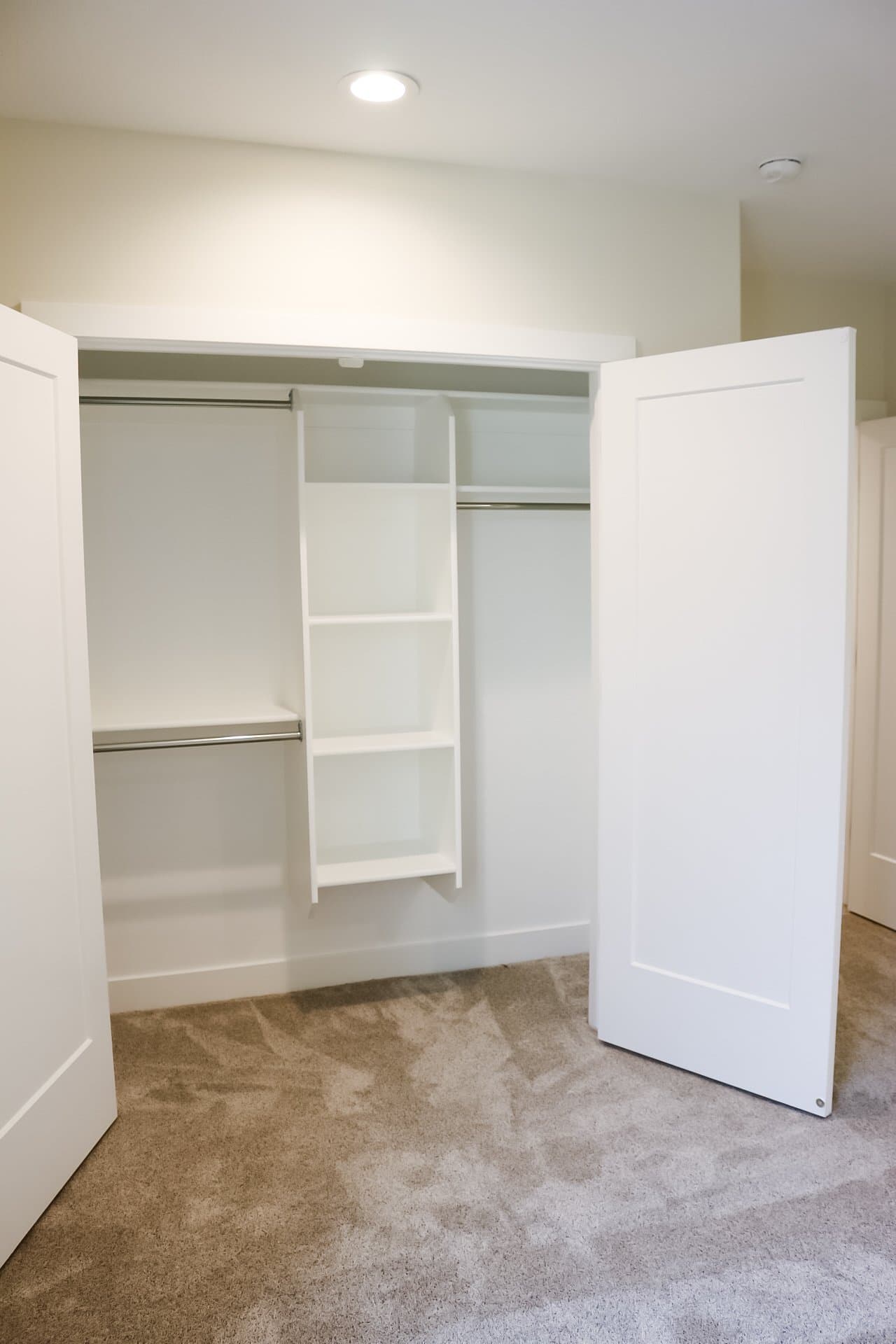 Alpine Apartment: 252 W Conrad Ct