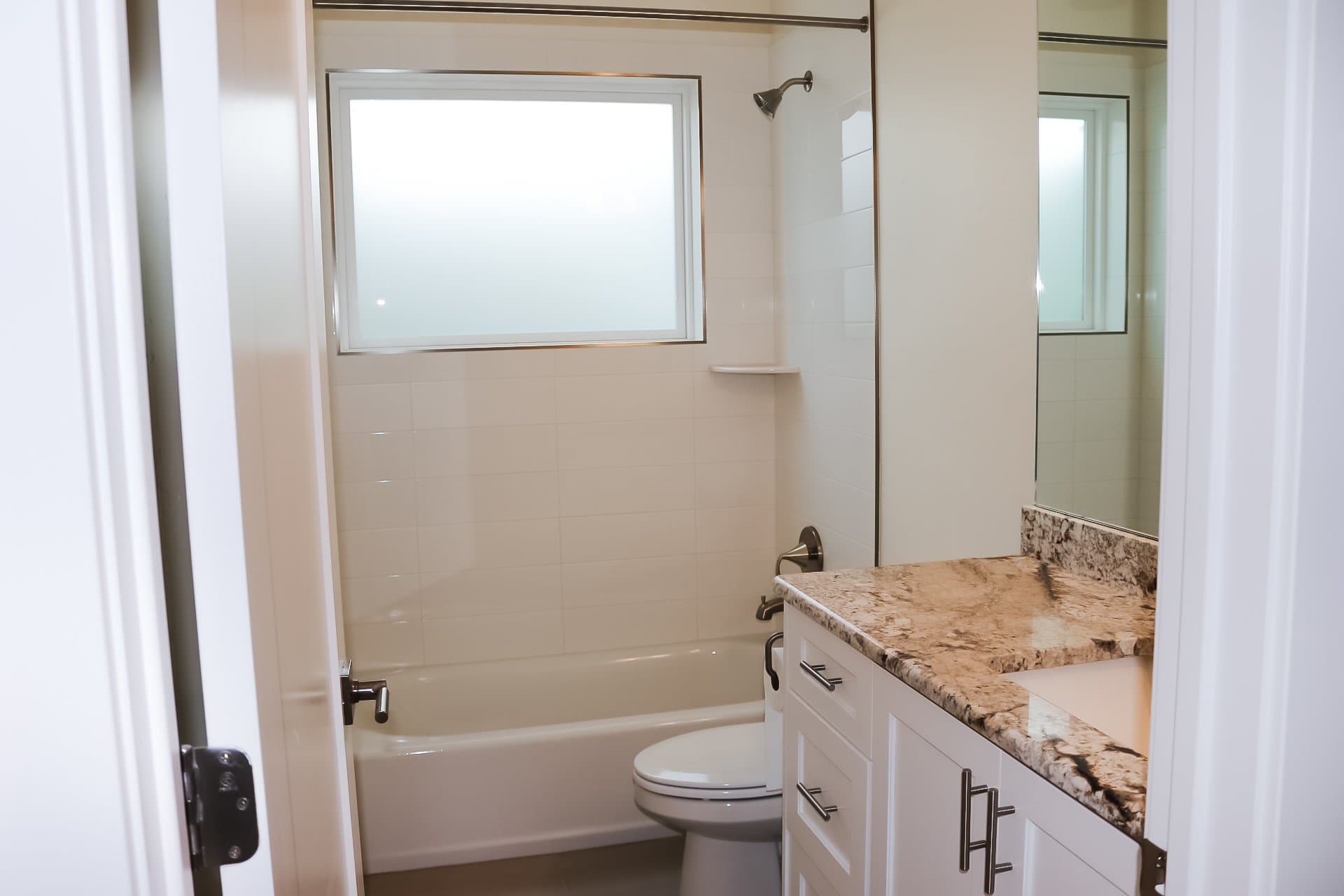 Alpine Apartment: 252 W Conrad Ct