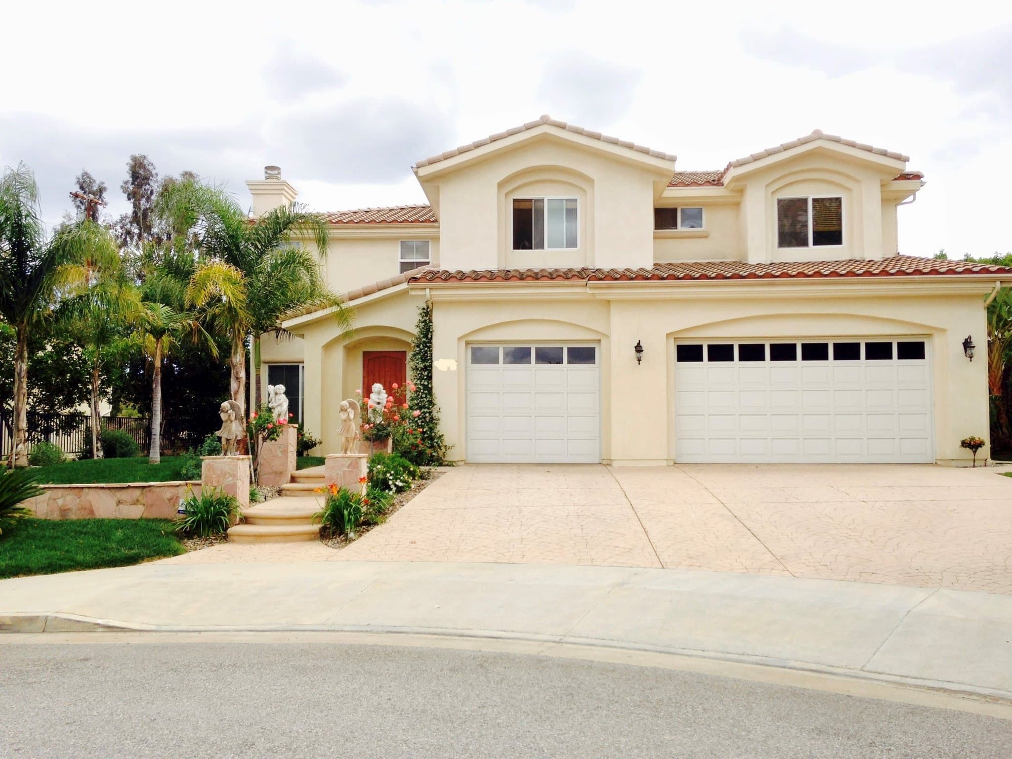 Northridge House: 17056 Itasca St