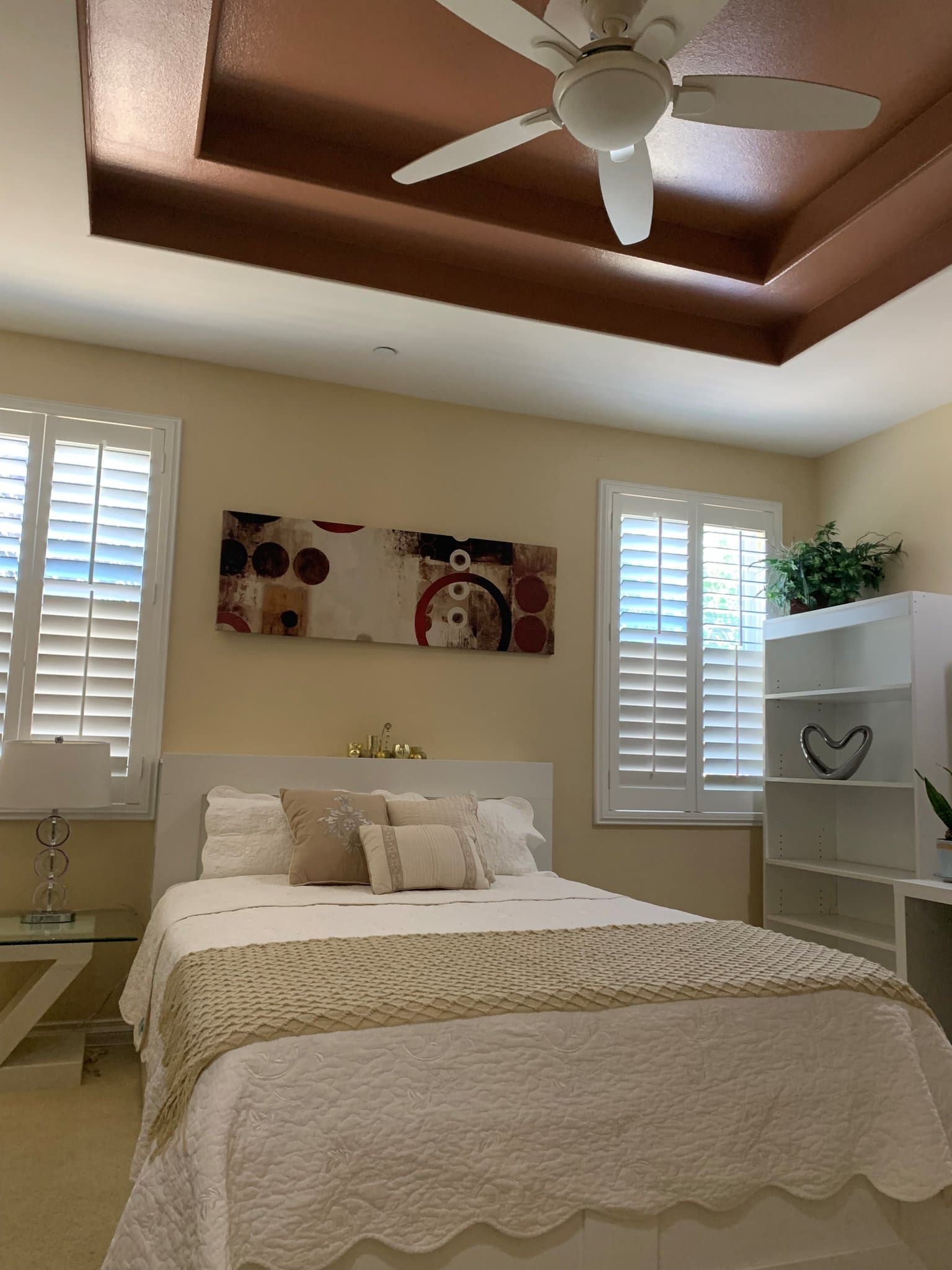 Northridge House: 17056 Itasca St