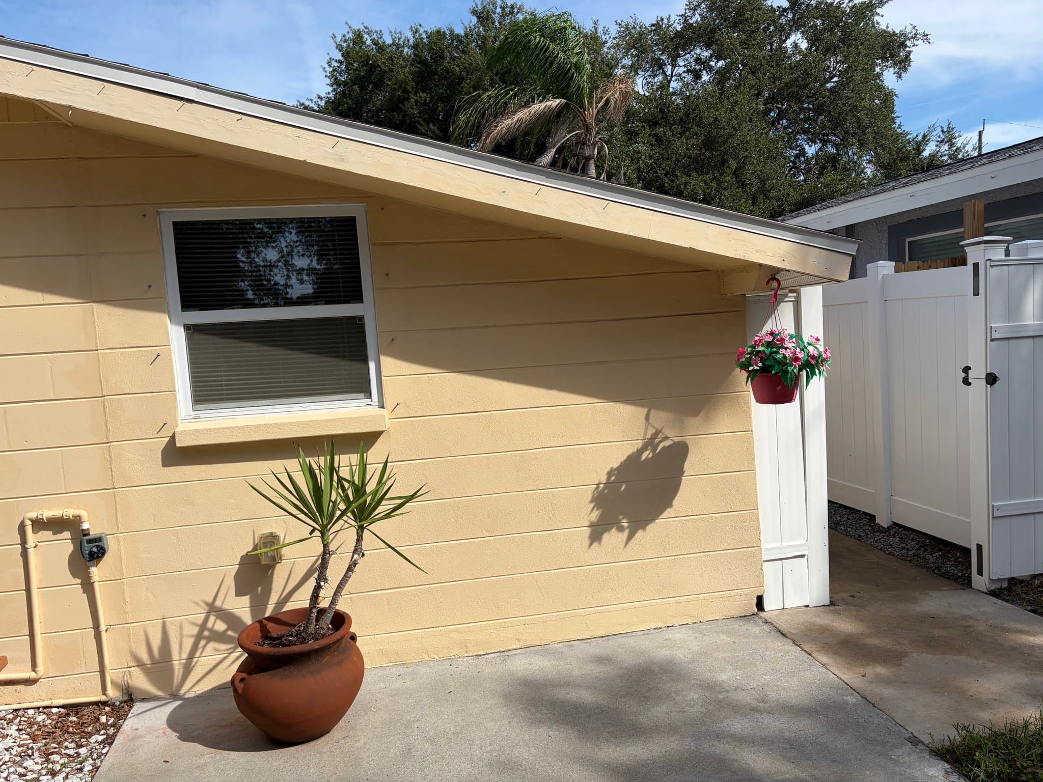 Saint Petersburg House: 363 45th Ave N