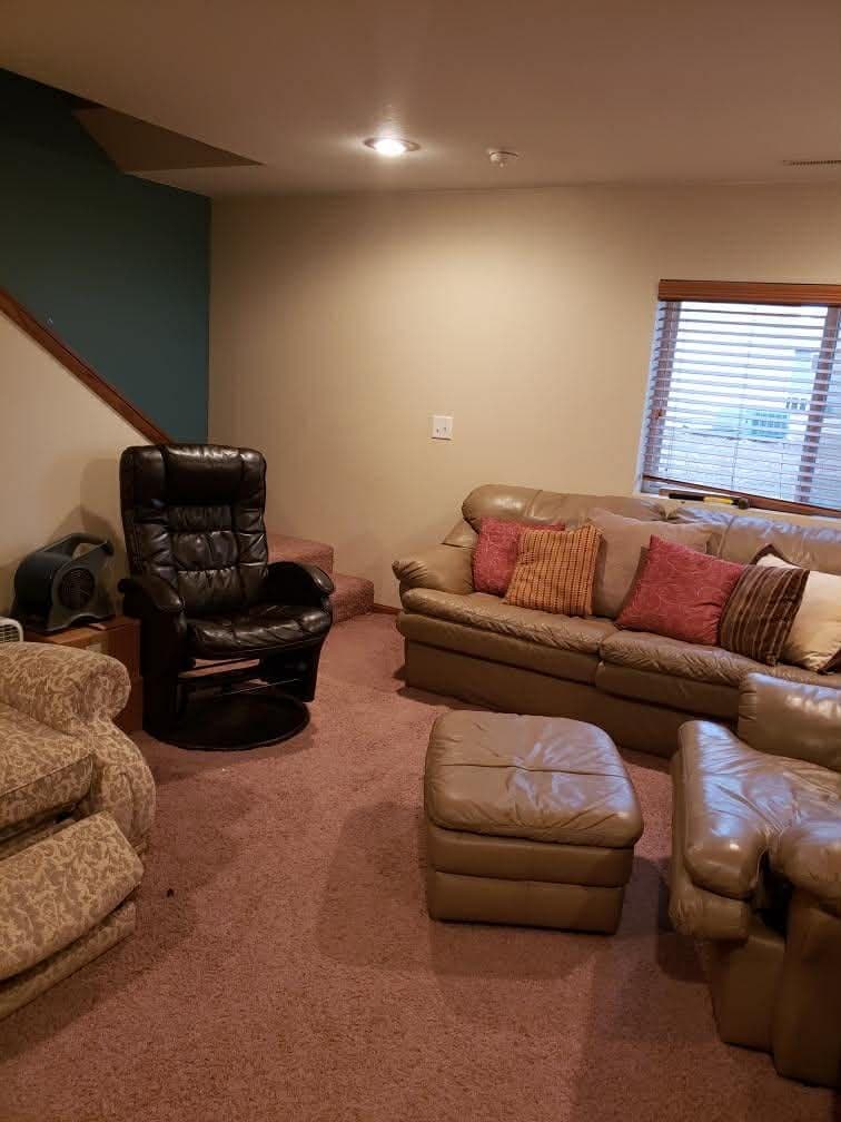 Brookings House: 233 Dakota Trail
