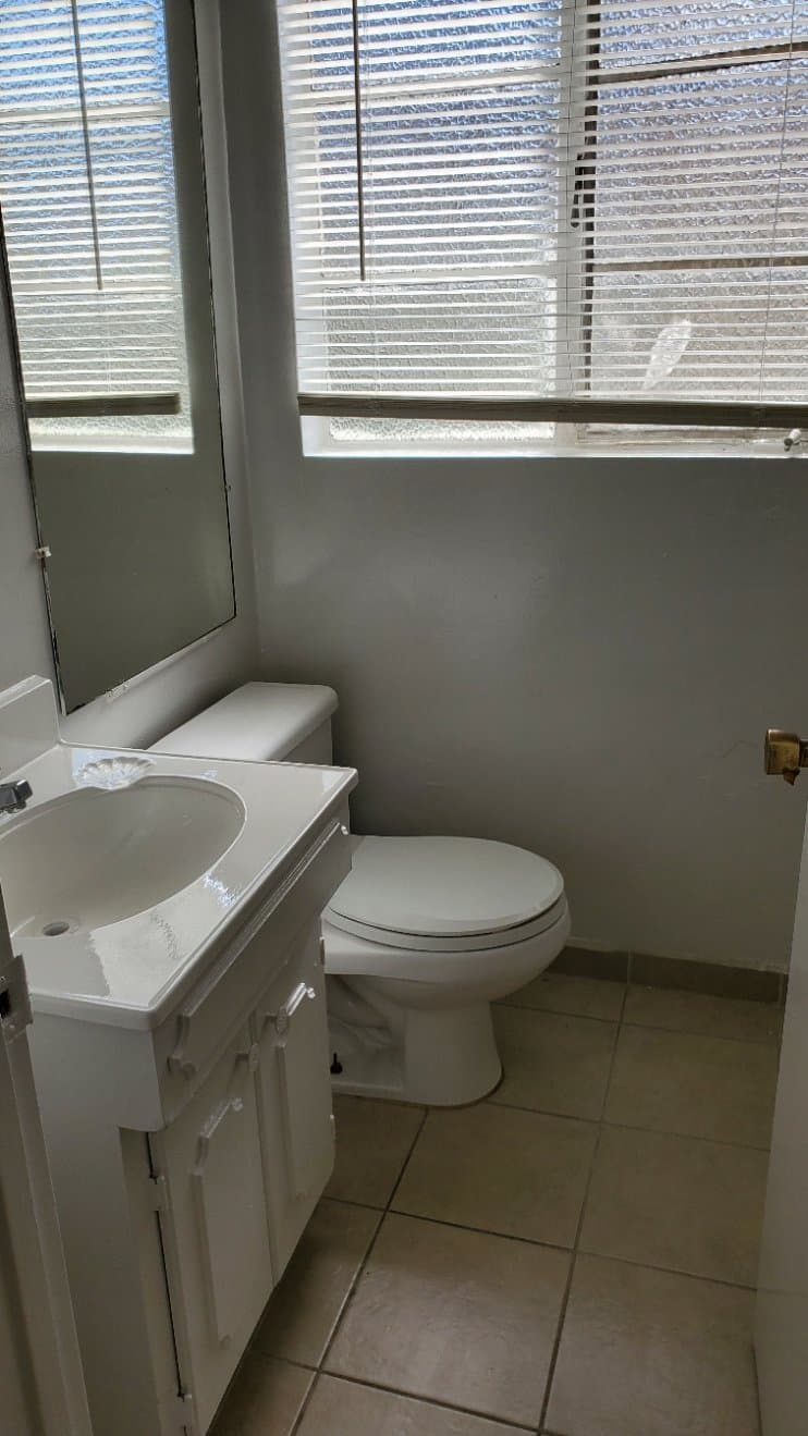 Manhattan Beach Apartment: 1150 Manhattan Beach Blvd #6