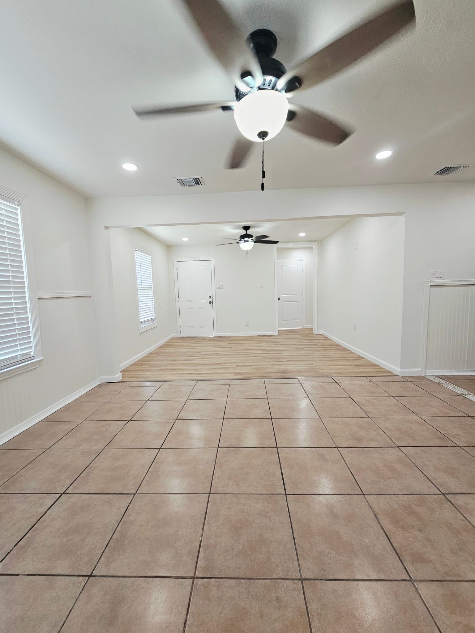 San Antonio House: 215 Lyric St