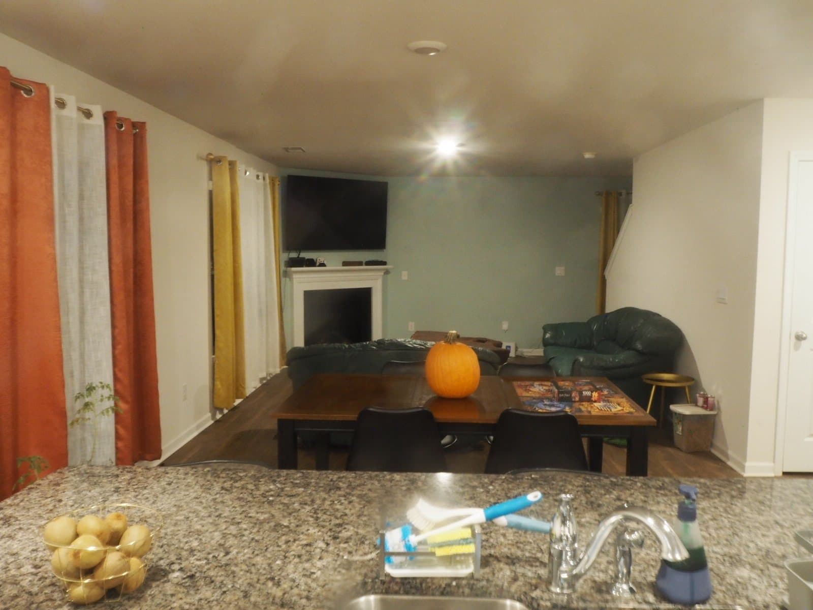 Piedmont Single Room: 105 Milldale Dr