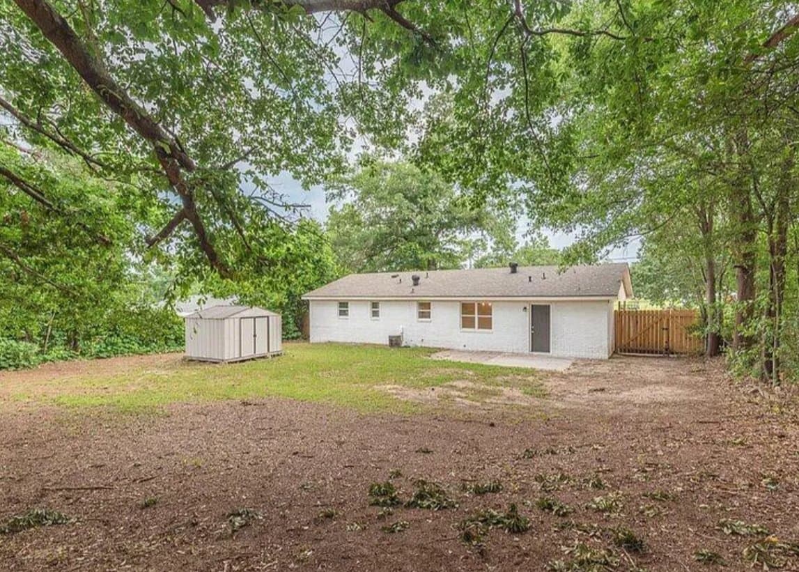 Martinez House: 4524 Oakley Pirkle Rd