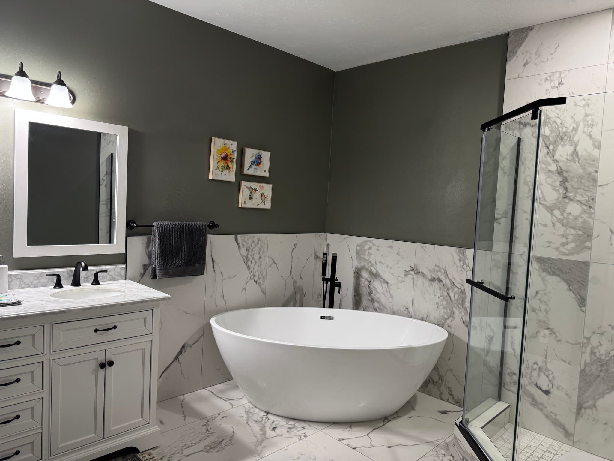 Midway Single Room: 350 Fairway Dr