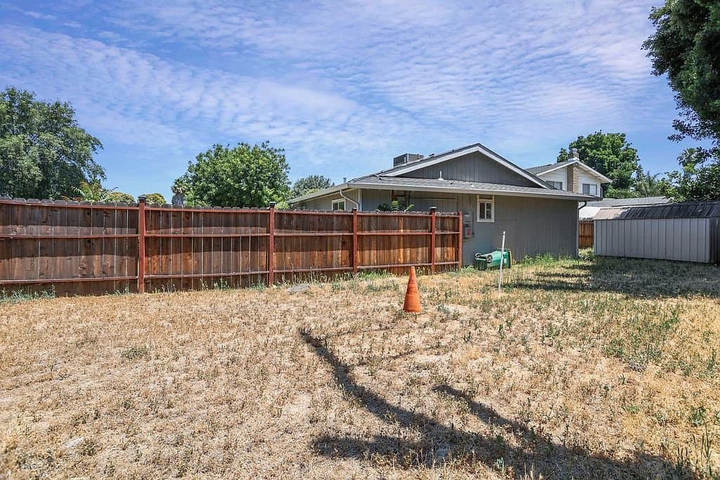 Stockton House: 7086 Plymouth Rd