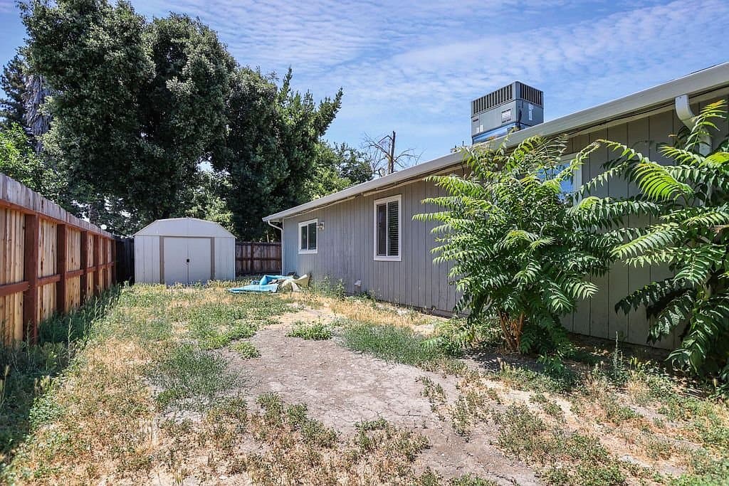 Stockton House: 7086 Plymouth Rd