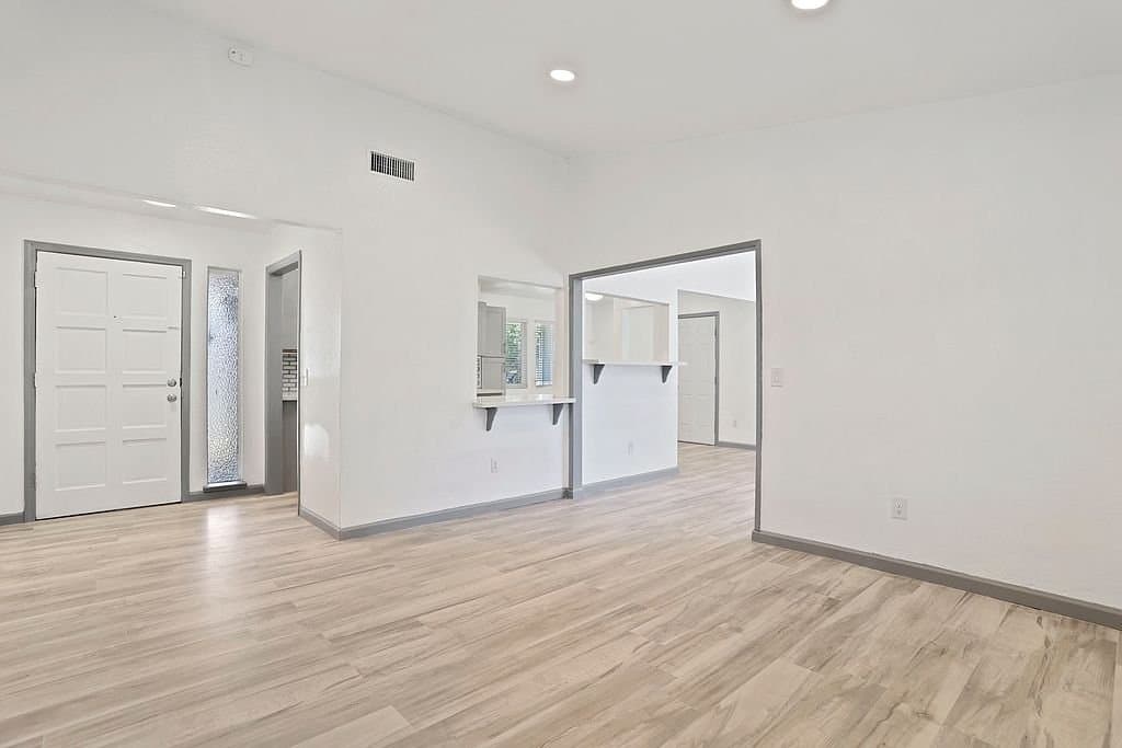 Stockton House: 7086 Plymouth Rd