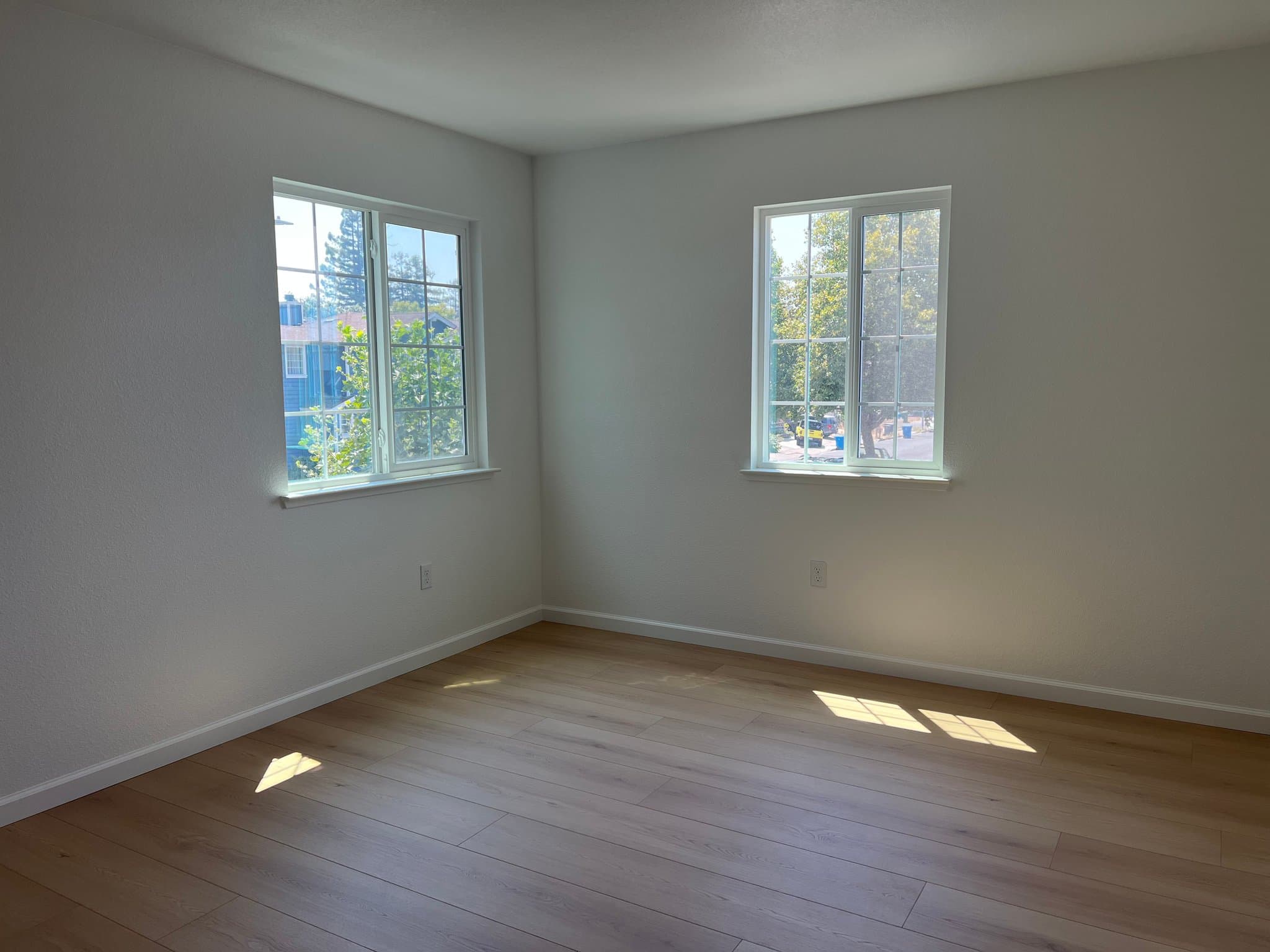 Santa Rosa House: 168 Hazelnut Ln