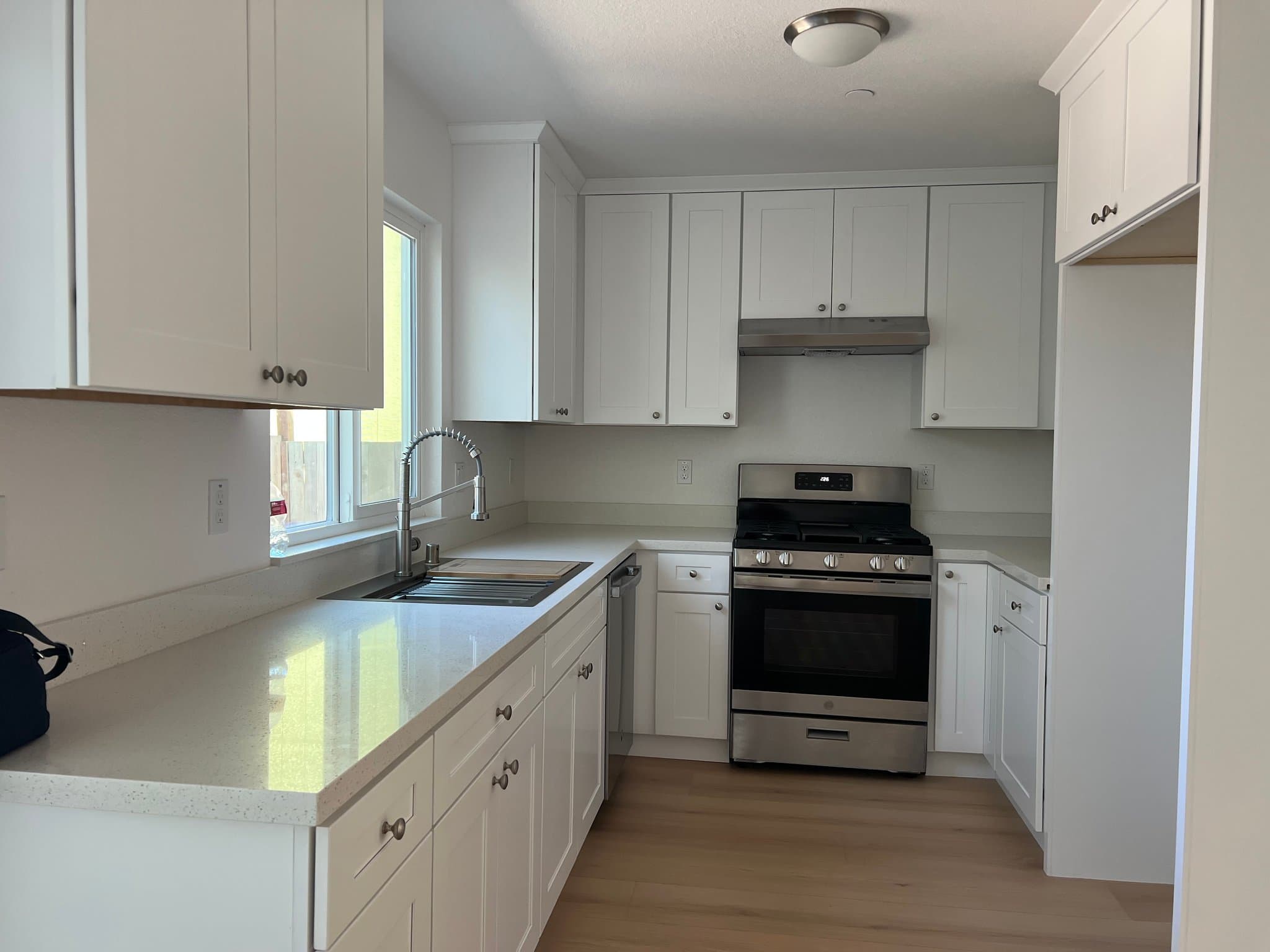 Santa Rosa House: 168 Hazelnut Ln