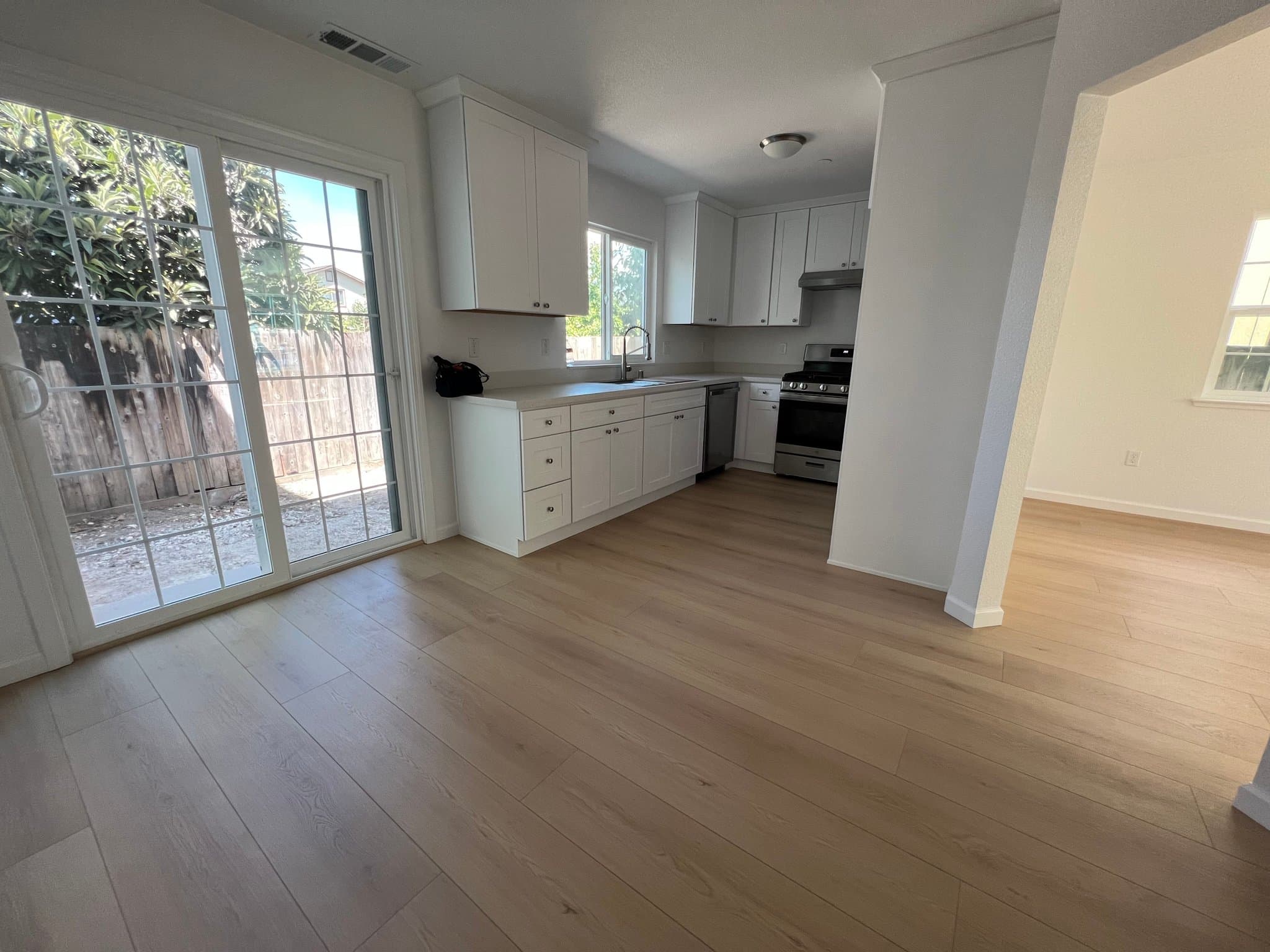 Santa Rosa House: 168 Hazelnut Ln
