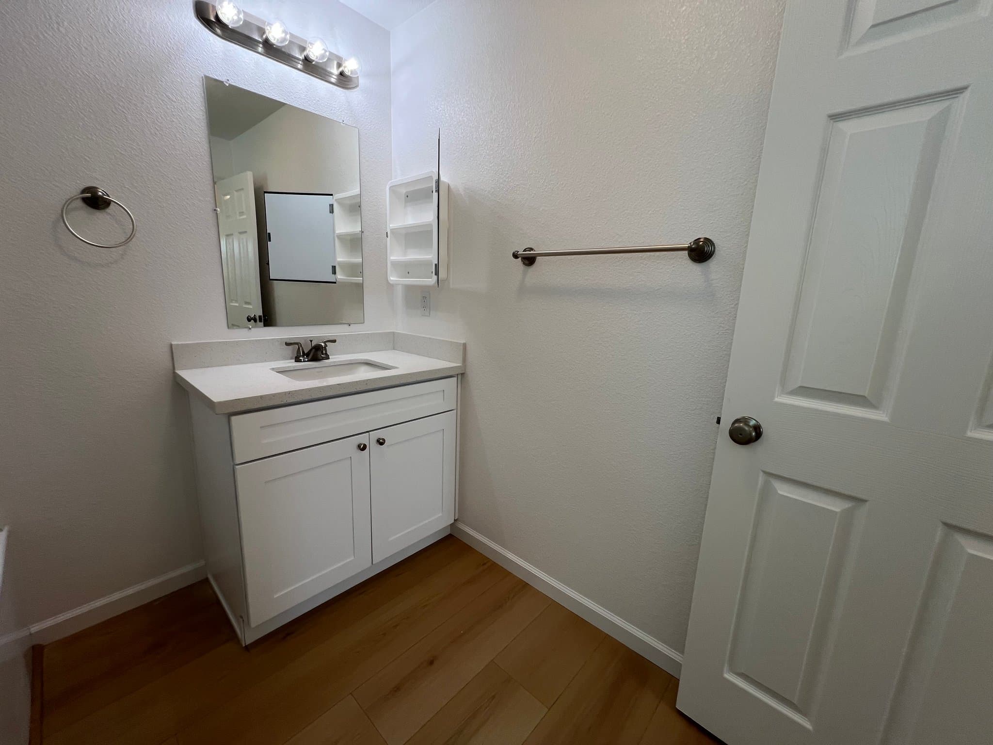 Santa Rosa House: 168 Hazelnut Ln