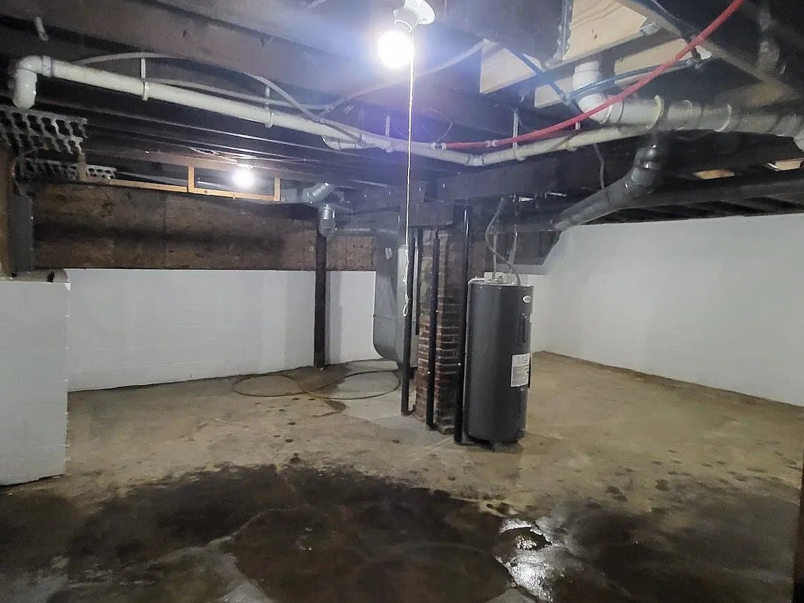 Sioux City House: 721 W 4th St