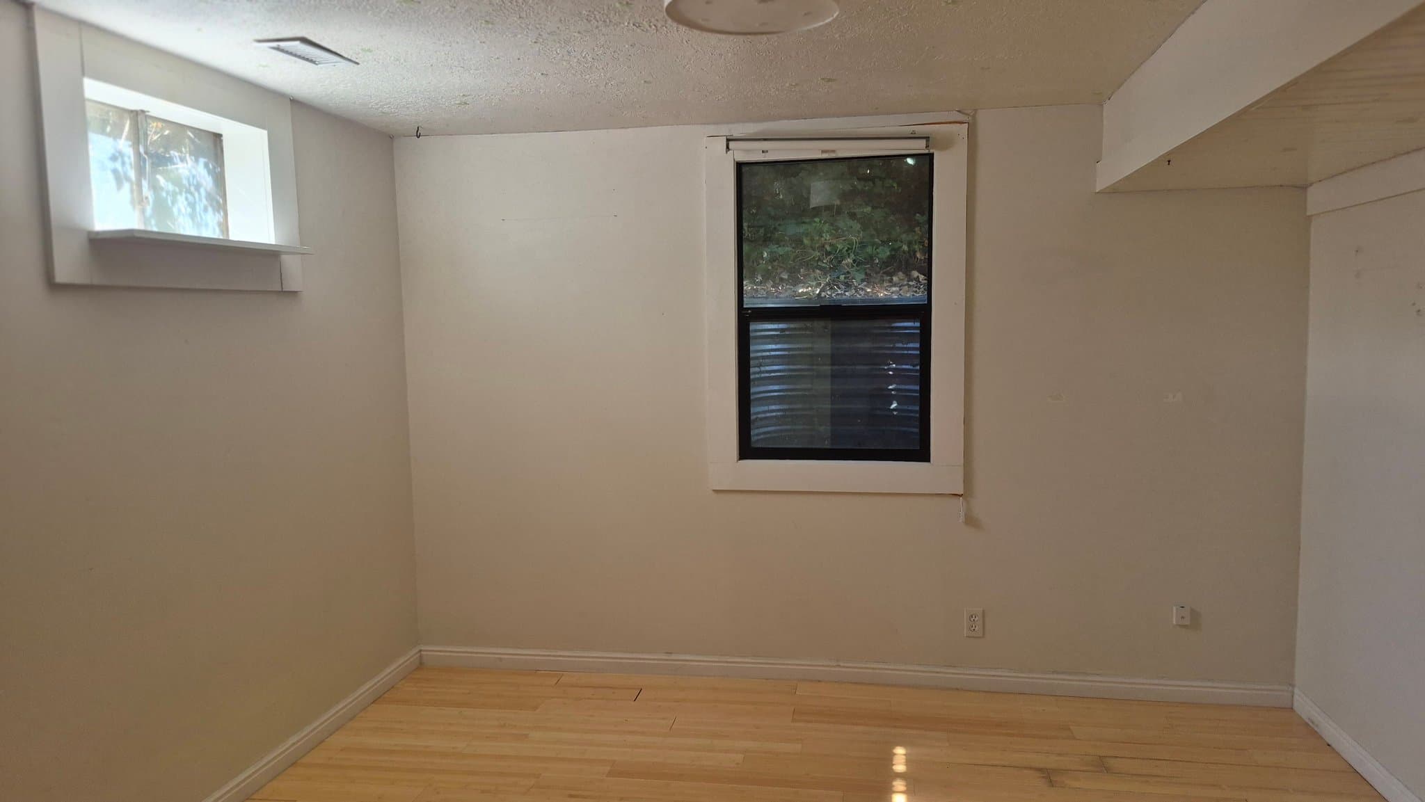 Murray House: 1447 E 5935 S