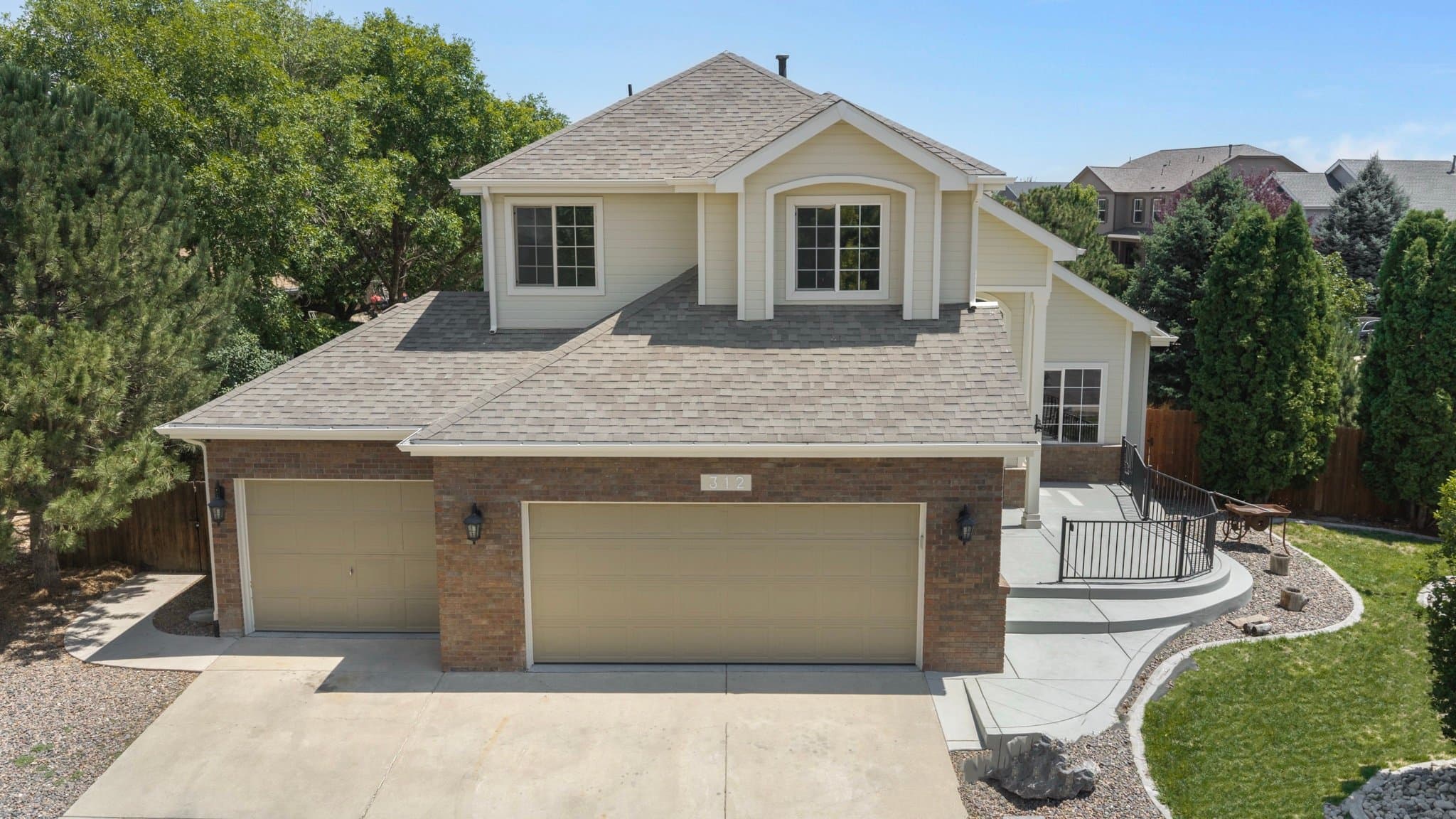 Fort Lupton House: 312 Mountain View Ave