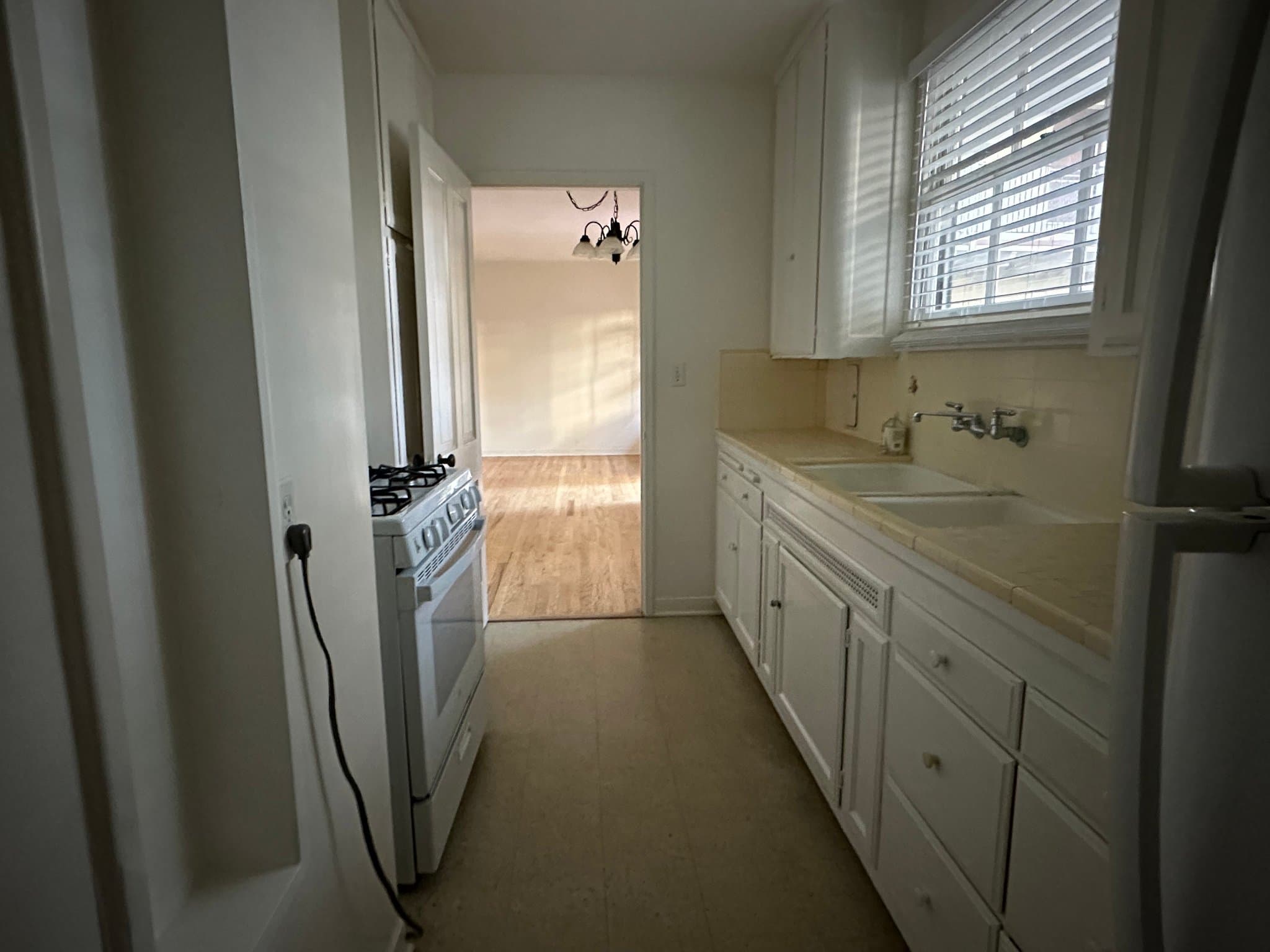 South Pasadena Apartment: 1616 Fair Oaks Ave,