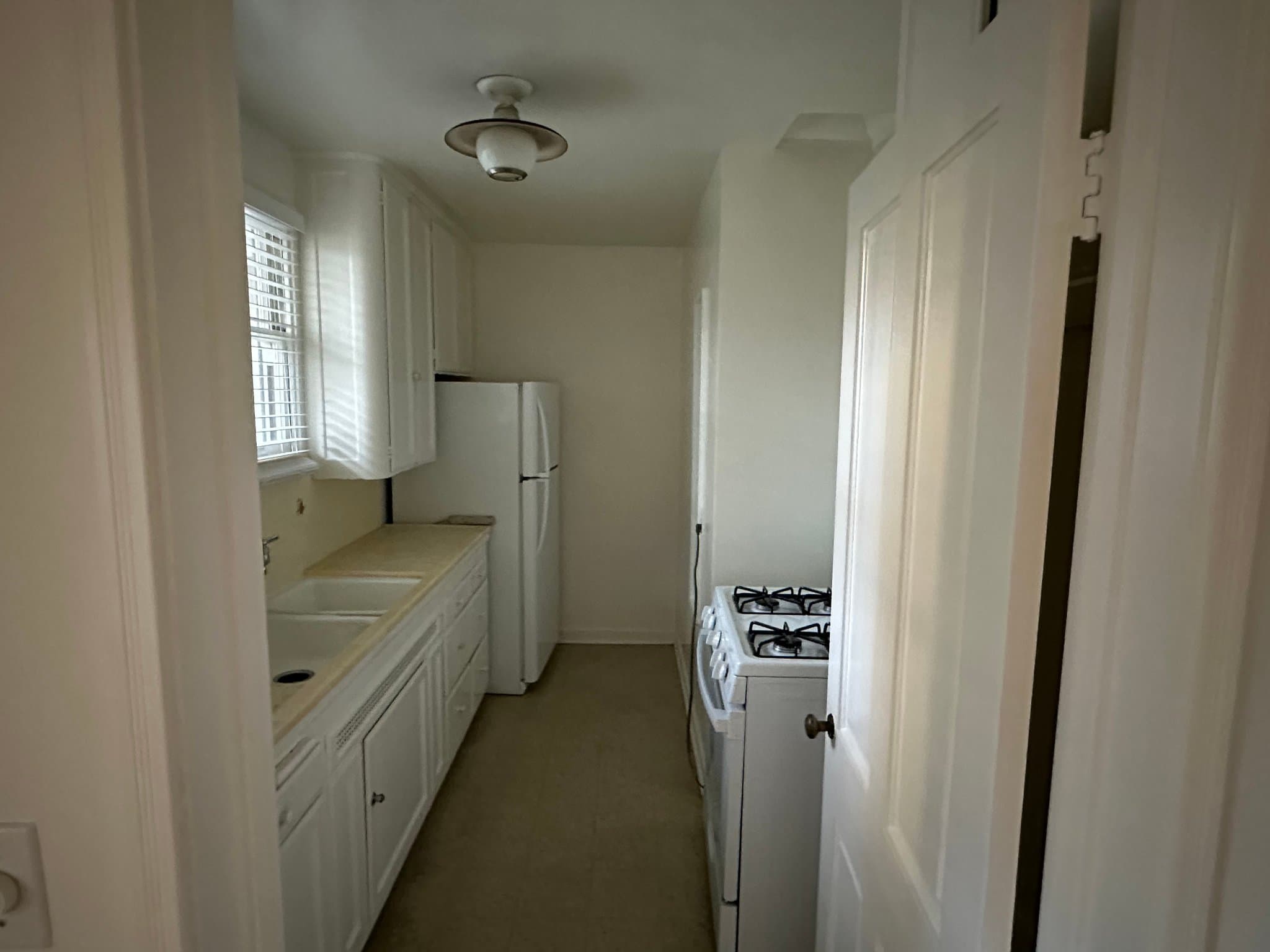 South Pasadena Apartment: 1616 Fair Oaks Ave,