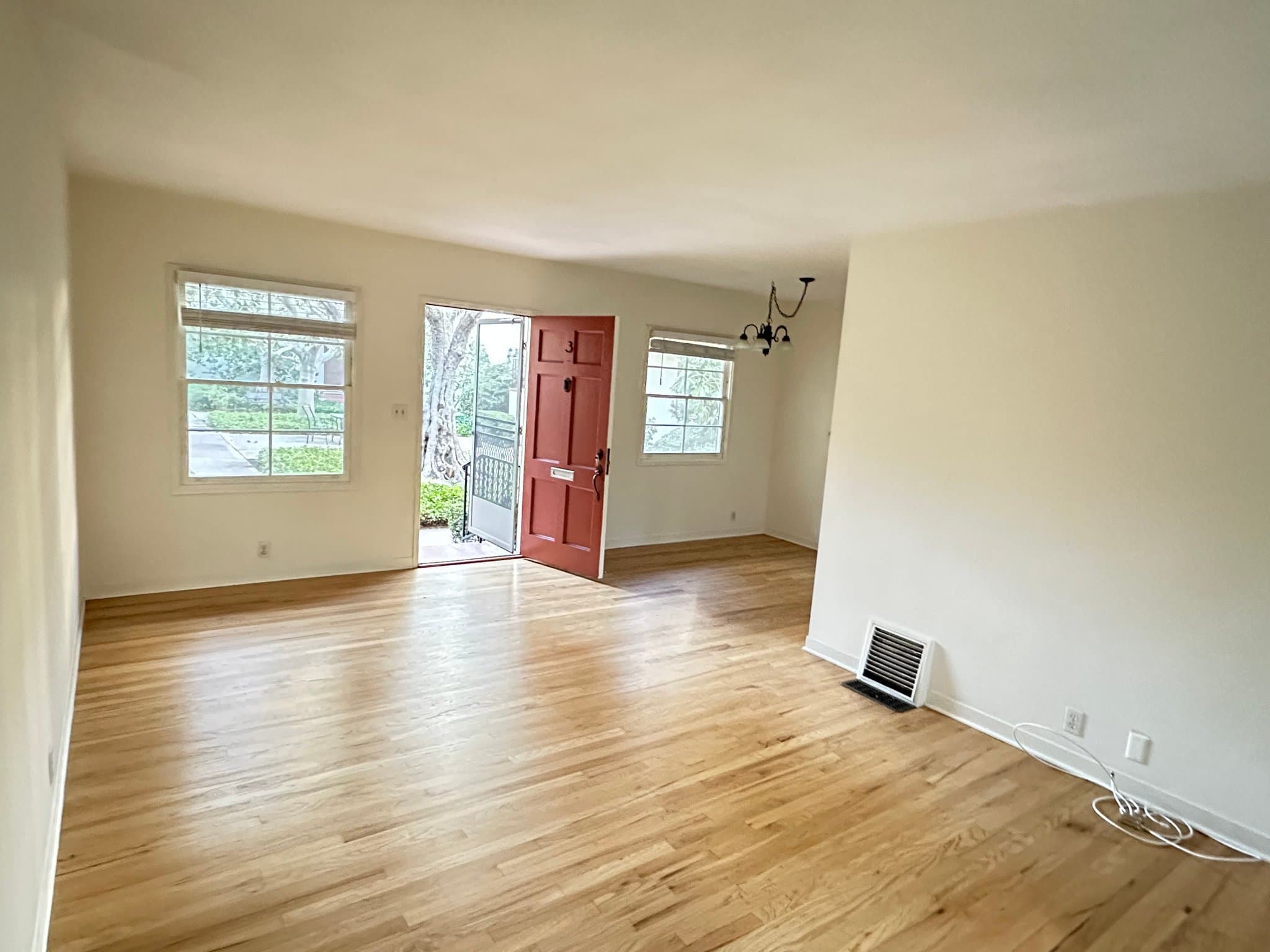 South Pasadena Apartment: 1616 Fair Oaks Ave,