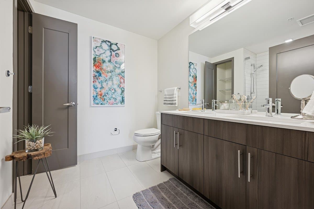 Chicago Condo: 1122 Westgate St