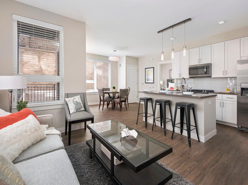 Chicago Condo: 1122 Westgate St