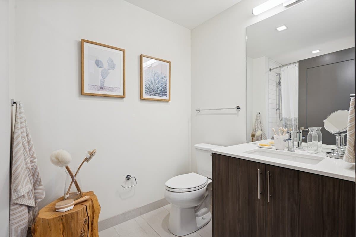 Chicago Condo: 1122 Westgate St