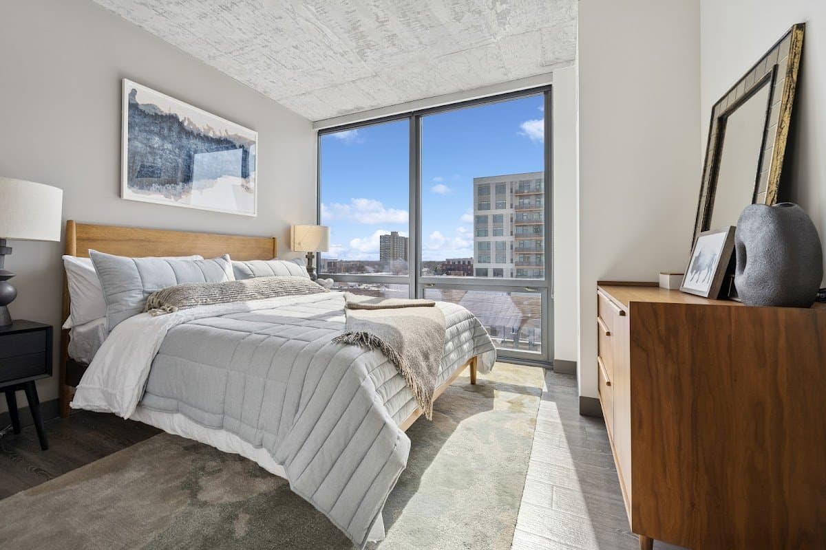 Chicago Condo: 1122 Westgate St