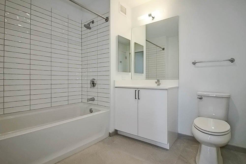 Chicago Condo: 839 W Van Buren St