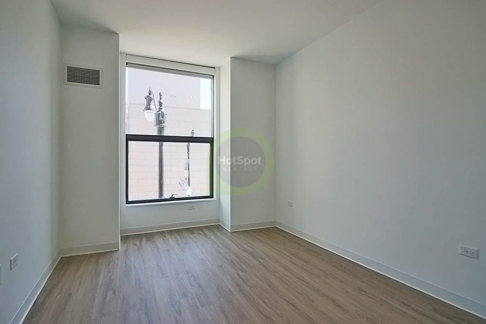 Chicago Condo: 839 W Van Buren St