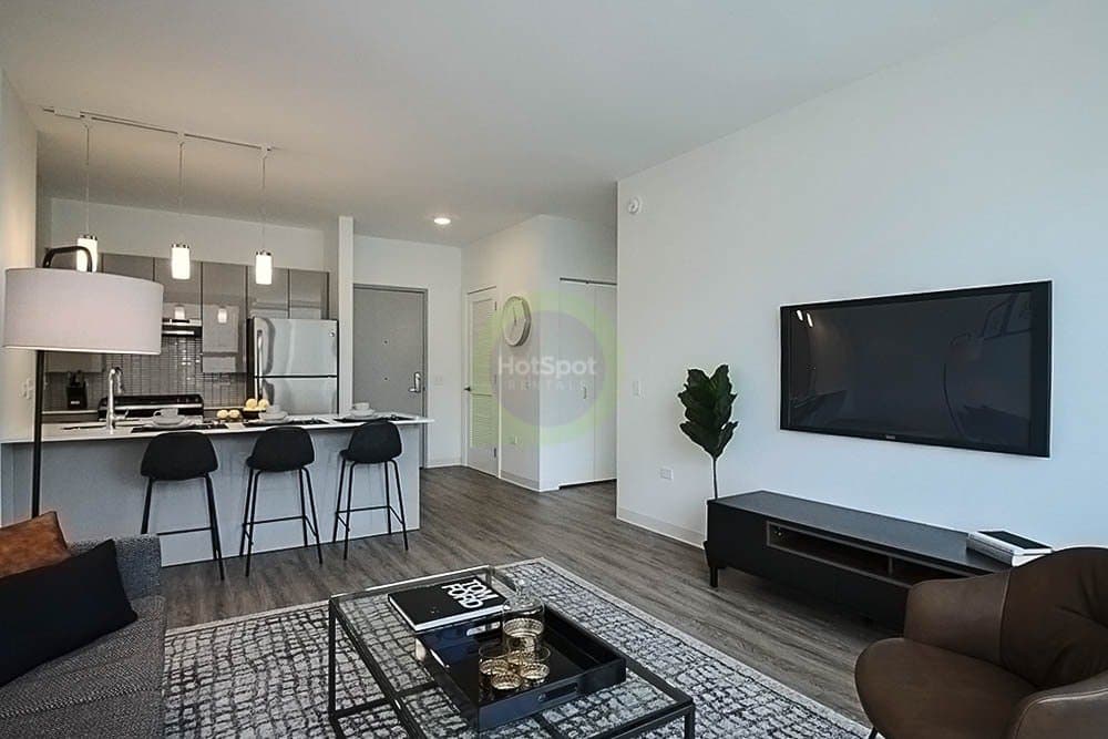 Chicago Condo: 839 W Van Buren St