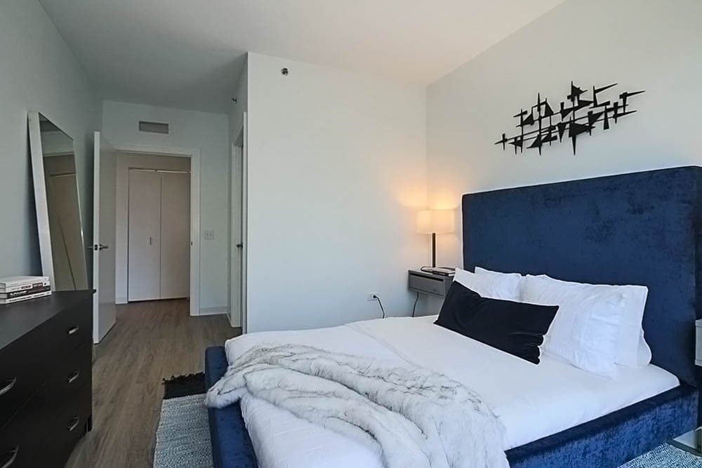Chicago Condo: 839 W Van Buren St