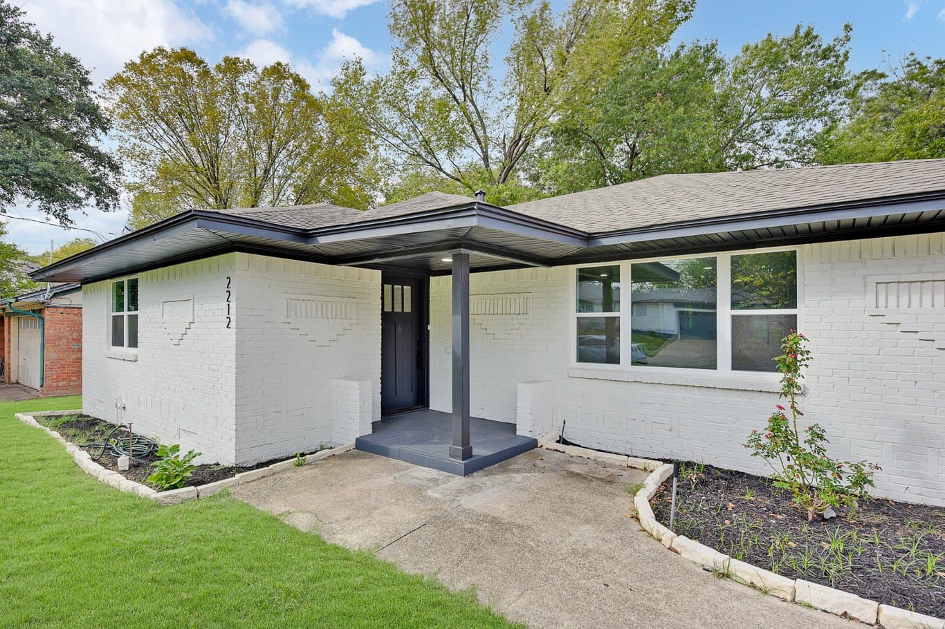 Dallas House: 2212 Larry Drive