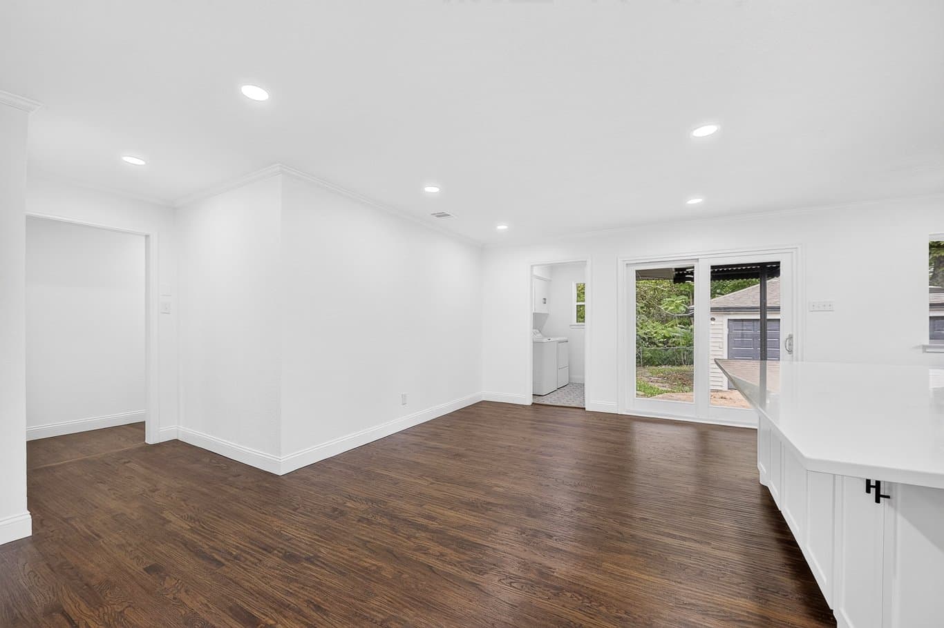 Dallas House: 2212 Larry Drive