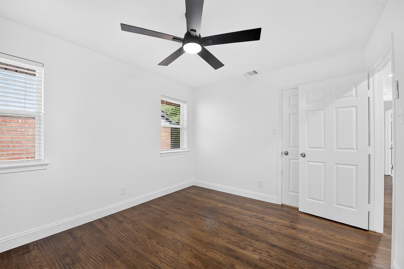 Dallas House: 2212 Larry Drive