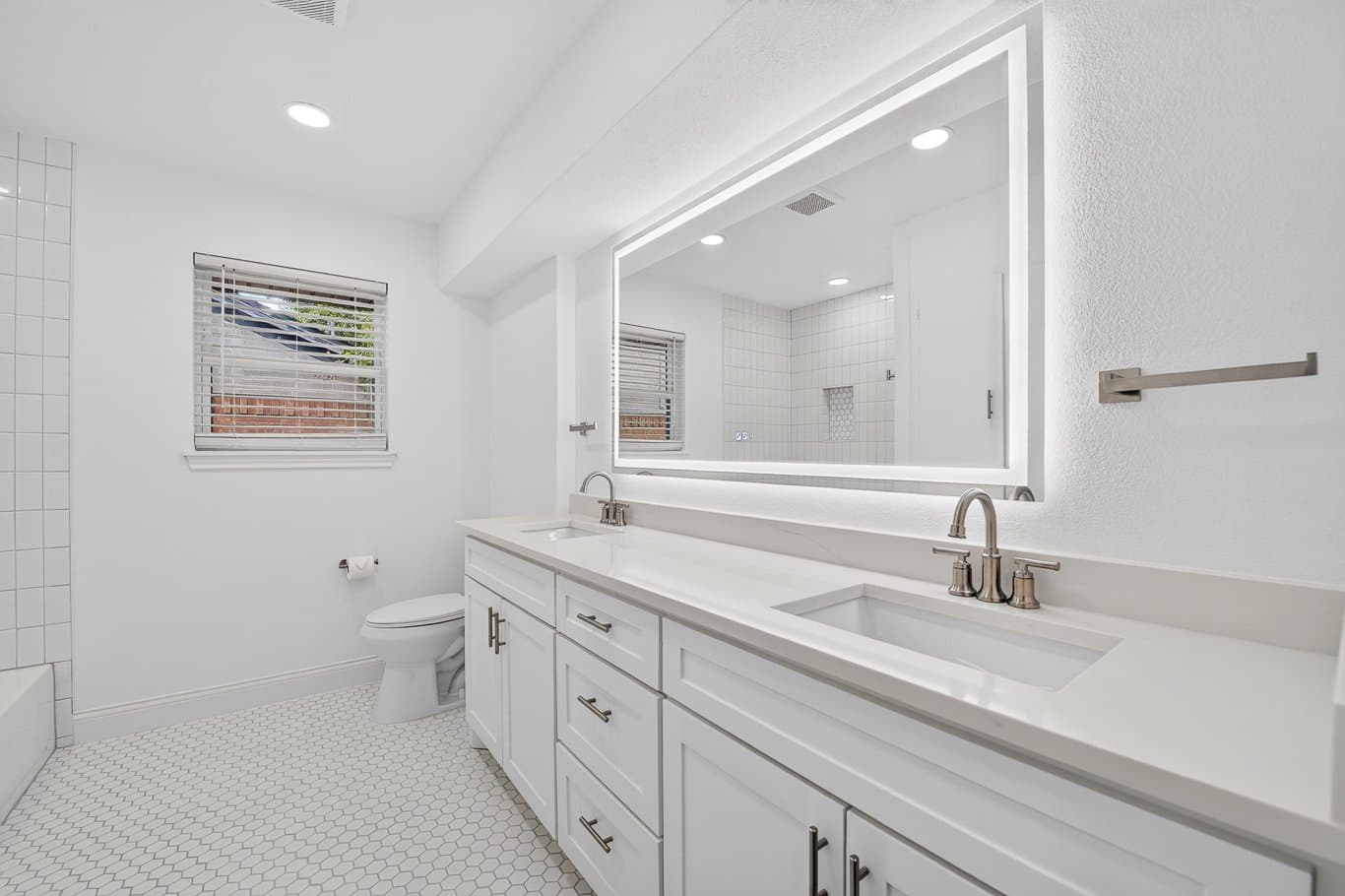 Dallas House: 2212 Larry Drive